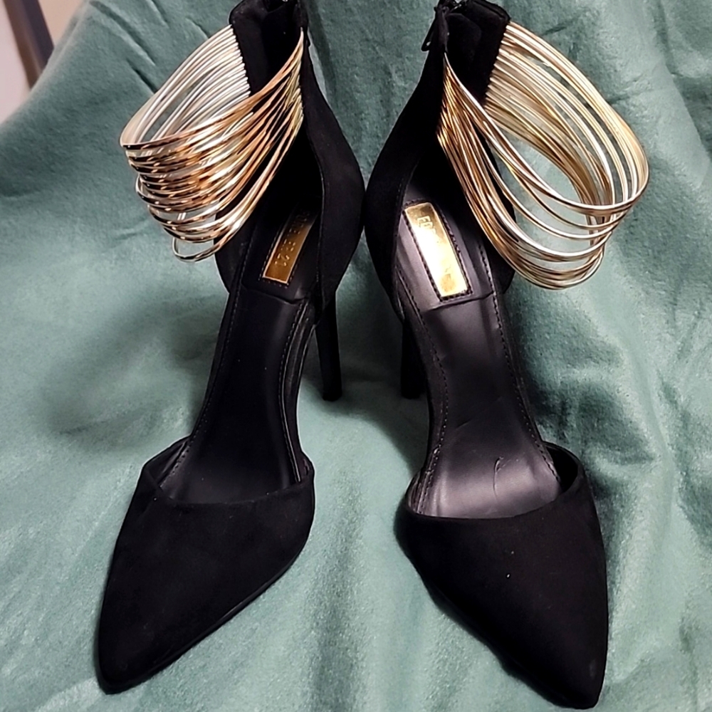 Forever 21 black Gold velvet heels Sz 8